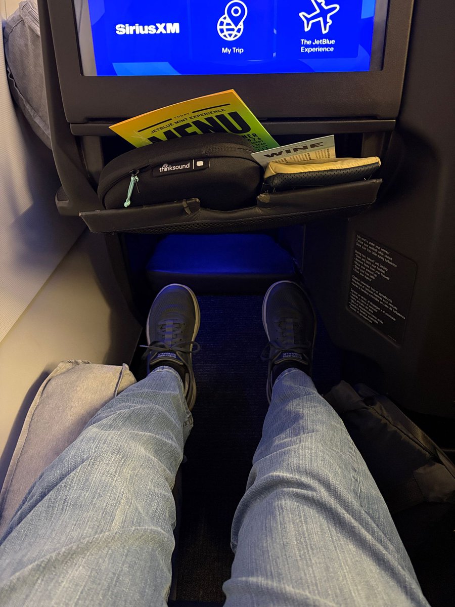 royalflusher's tweet image. Heading to Vegas in style. JetBlue Mint