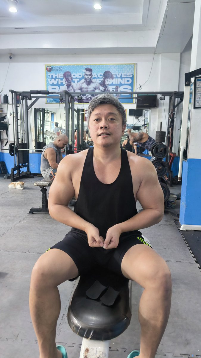 HomunculusZero1's tweet image. ...valentine's day is gym day 😂 💪🏻 💪🏻 💪🏻 🐷...