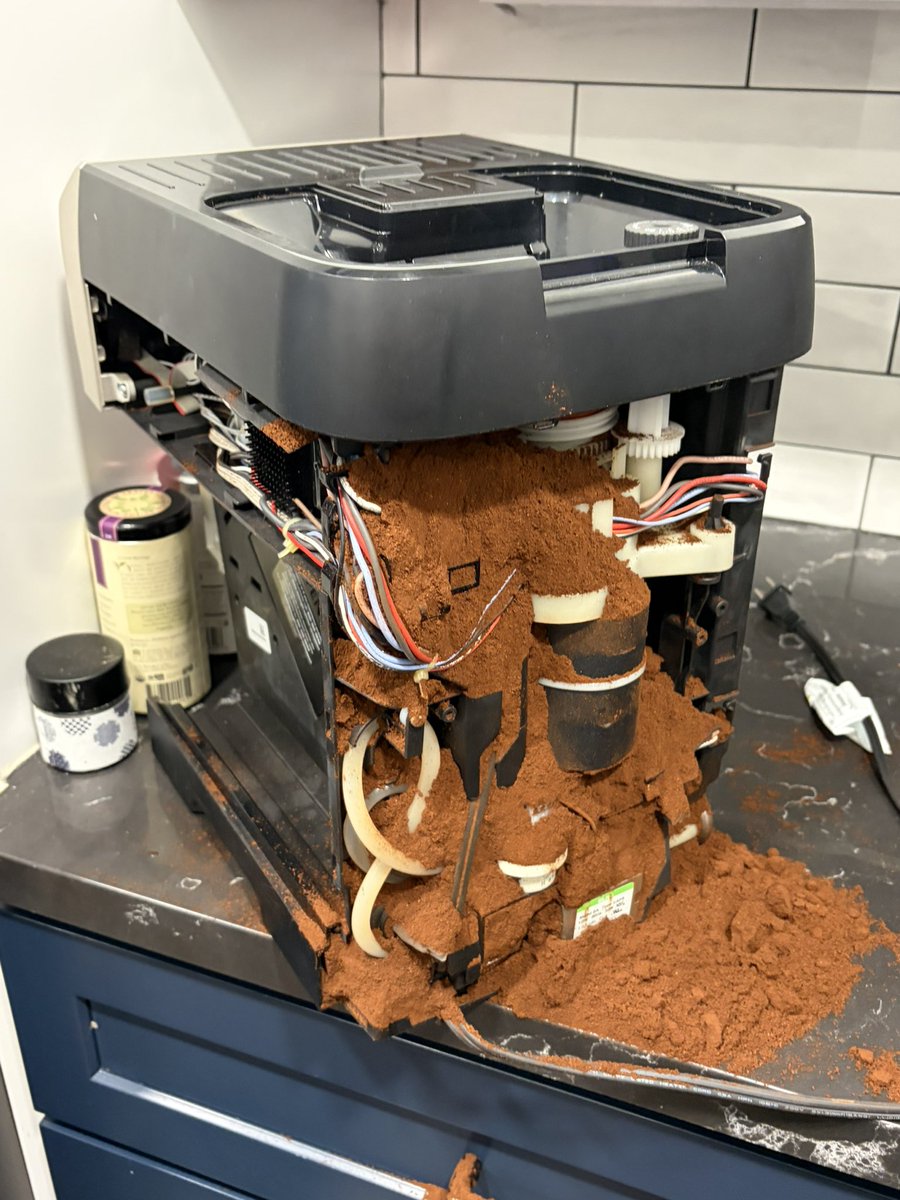 brinewarp's tweet photo. @DeLonghiUK  When my fiancé and I purchased an automatic espresso machine from your company we were so excited. We thought we were buying from a reputable, reliable, brand. Well… our machine broke within 5 months. And we cannot get through to your support https://t.co/1gxb7kVDcQ