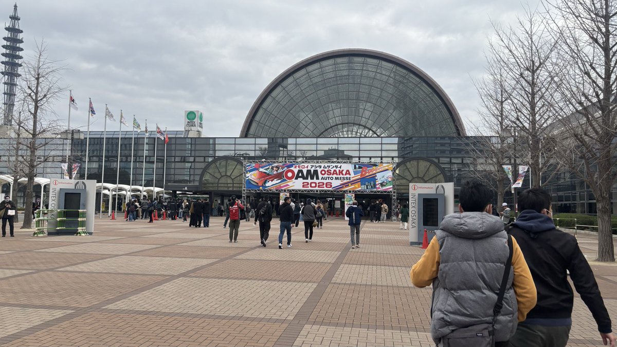 axau0's tweet photo. 今年もオートメッセ https://t.co/0nrnlk4yko