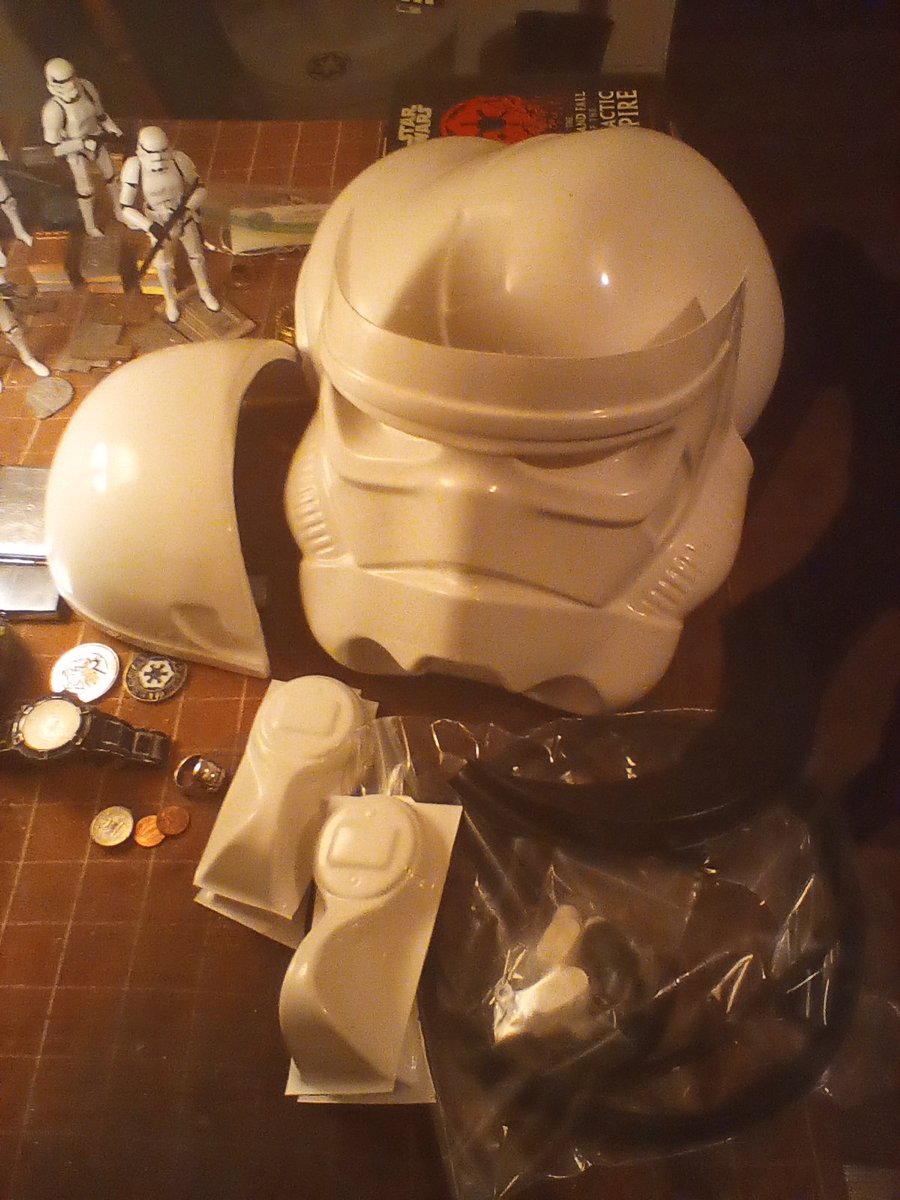 ImperialActivty's tweet image. My Valentine is the armour kit I'm building.
@starwars
#501stLegion
#Costuming
#Stormtrooper