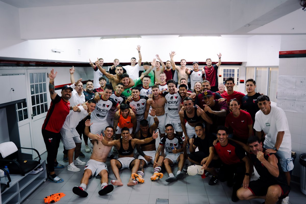 ¡TODOS JUNTOS! ❤️🖤