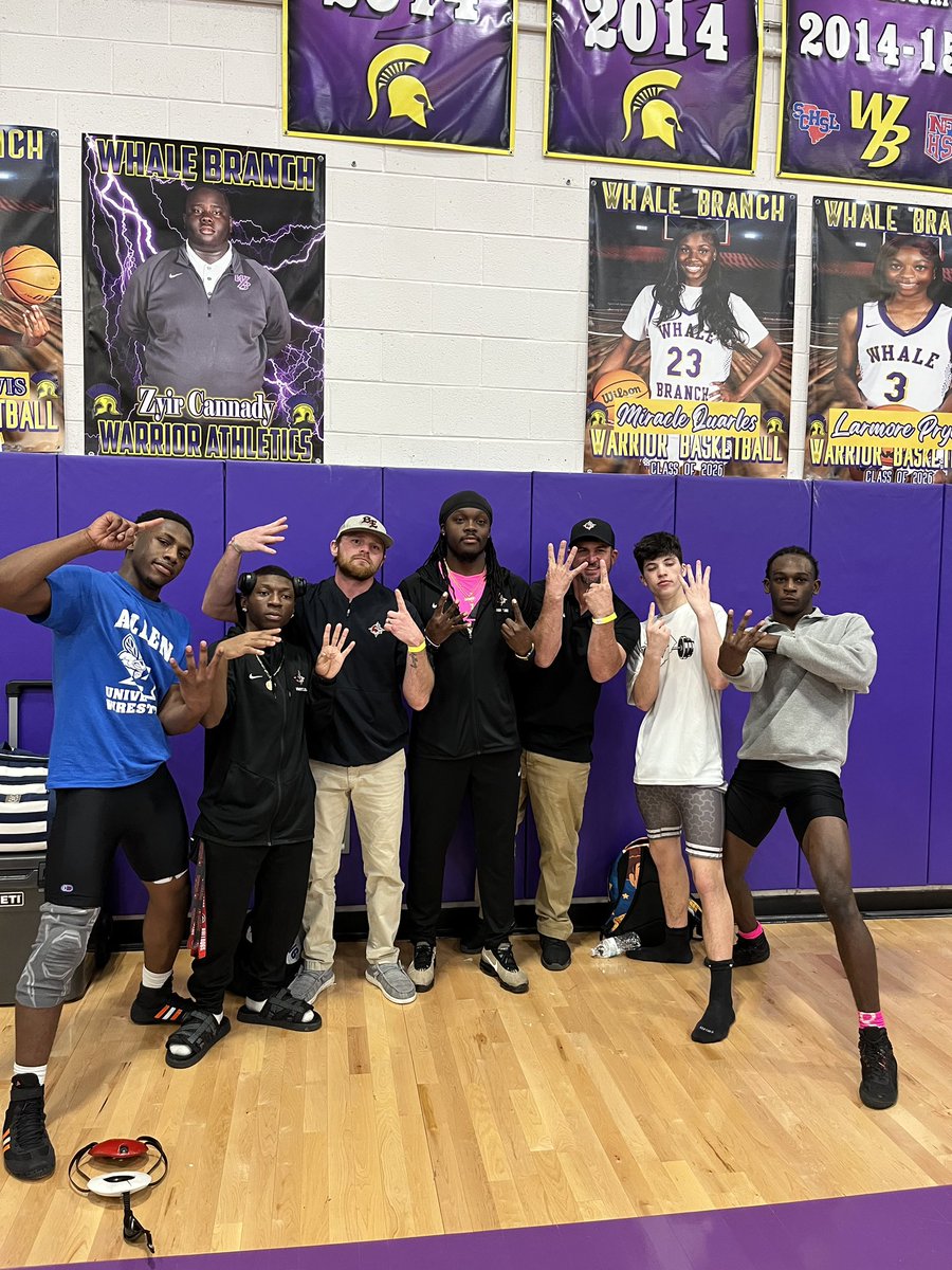 ♚Coach Rell Haynes 2/17🤫 tweet media