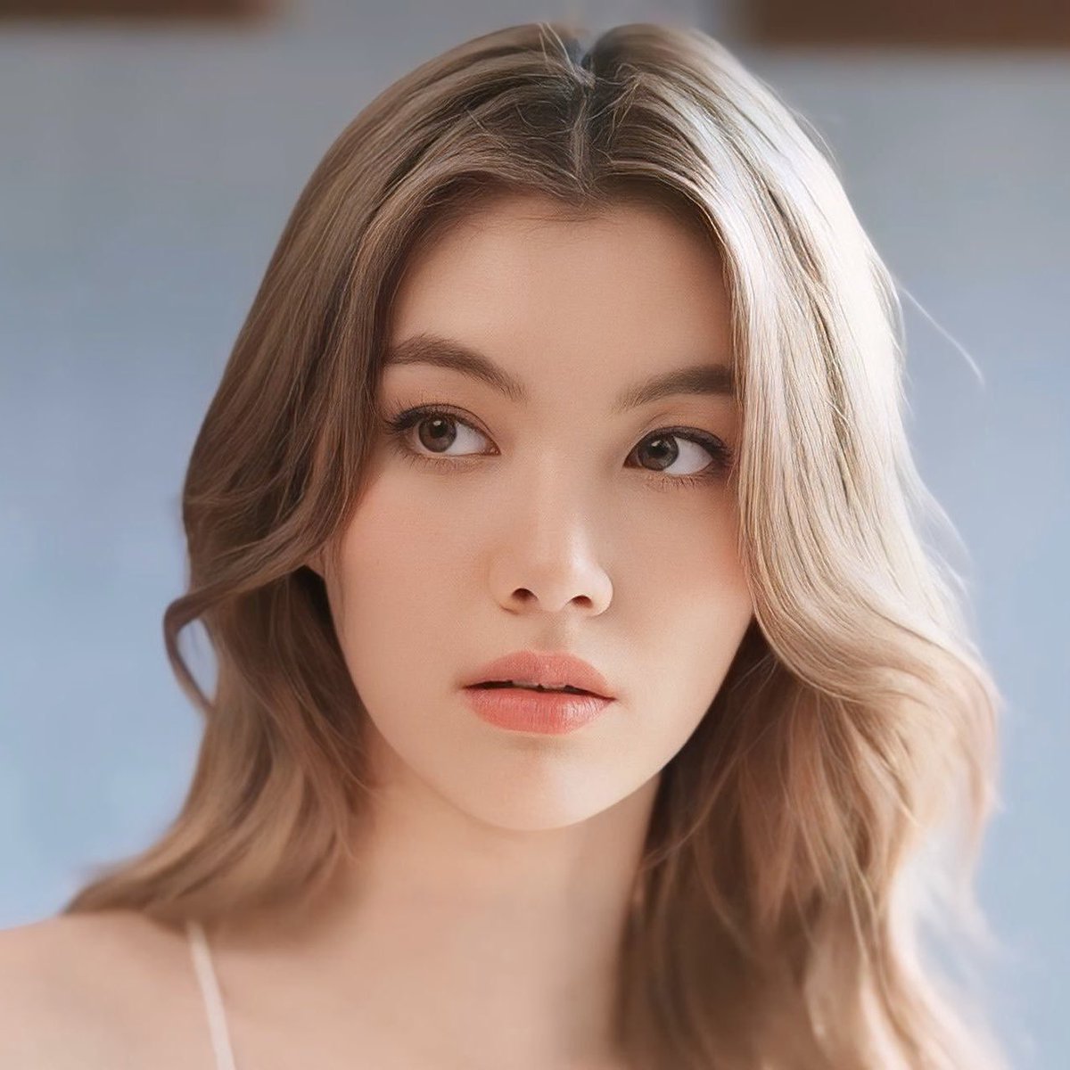 geobugim's tweet image. 어느날 같이 밤을 보내고 잠든 옴은 링 우는 소리에 깨는데

-너 울어?
-흑끕… 어차피…흑… 선배님은 제가 좋아서, 이러시는 것두, 흑, 아니시잖아요…

서럽게 우는 링링 보면서 당황하는 옴

-좋아하지! 좋아하니까 대천사장한테 불려갈 각오하고 너랑 잤지!
-그것도 화살 때문이잖아요, 엉엉…