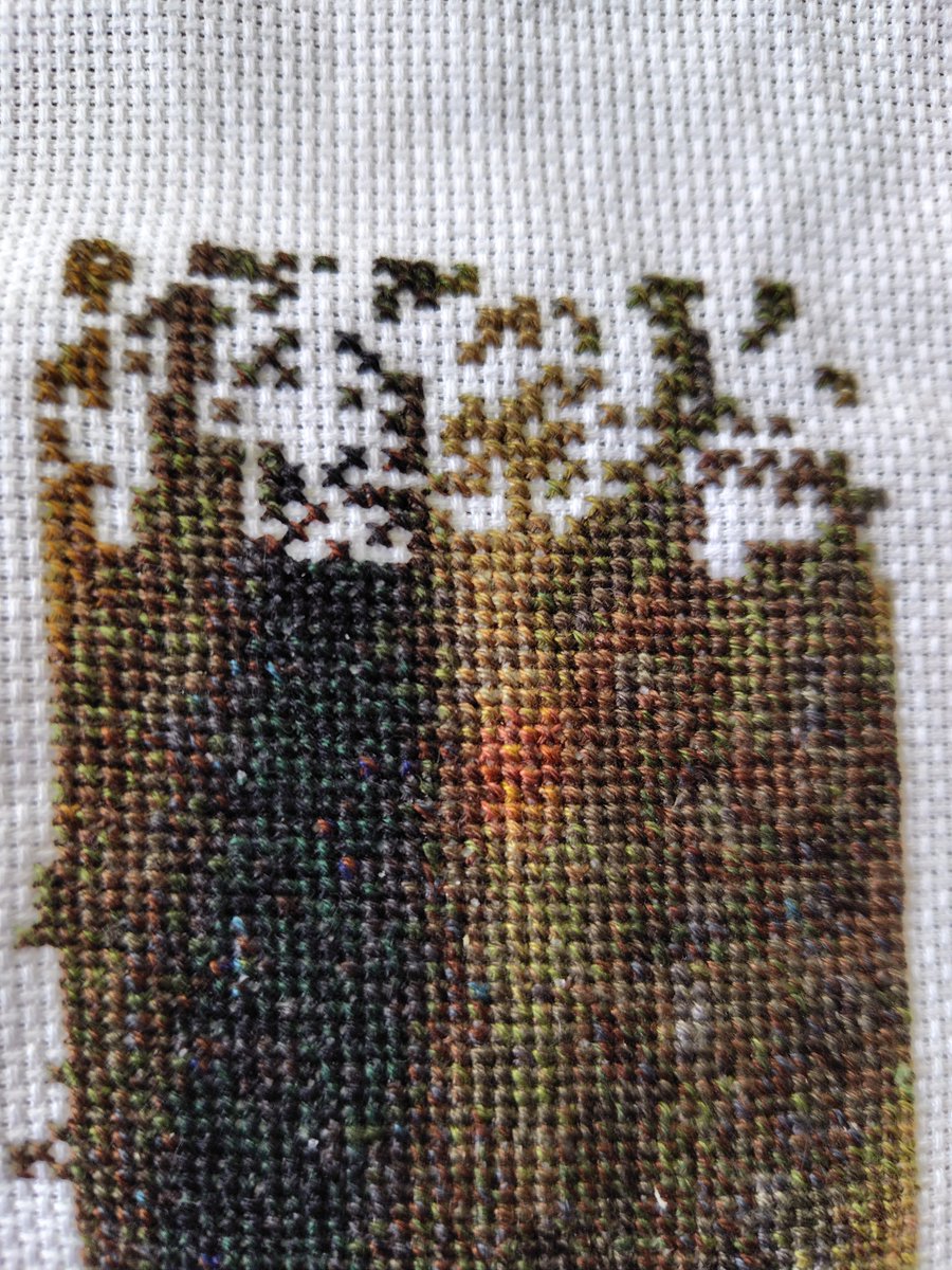 stitchbeing's tweet photo. Golden Kite「Die Kleine Kunstkennerin」進捗報告＃3
＃クロスステッチ ＃進捗 ＃刺繡 ＃GoldenKite https://t.co/Y43MKSH21u