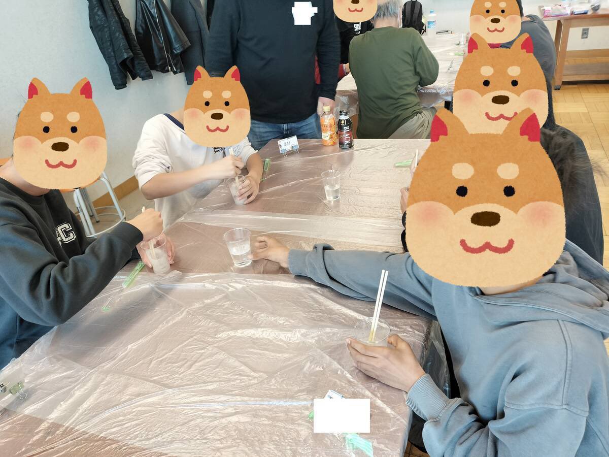 asunochi's tweet photo. 先日は相模原みのり塾さんの創造学習に伺い、スライムづくりのワークショップを行いました！😆
学習支援の様子も見学させていただき、みのり塾さんの色を肌で感じることができました。
スライムは試作よりも硬い仕上がりになってしまったので、またぜひリベンジさせていただきたいと思います！🔥 https://t.co/rSolhssGiE