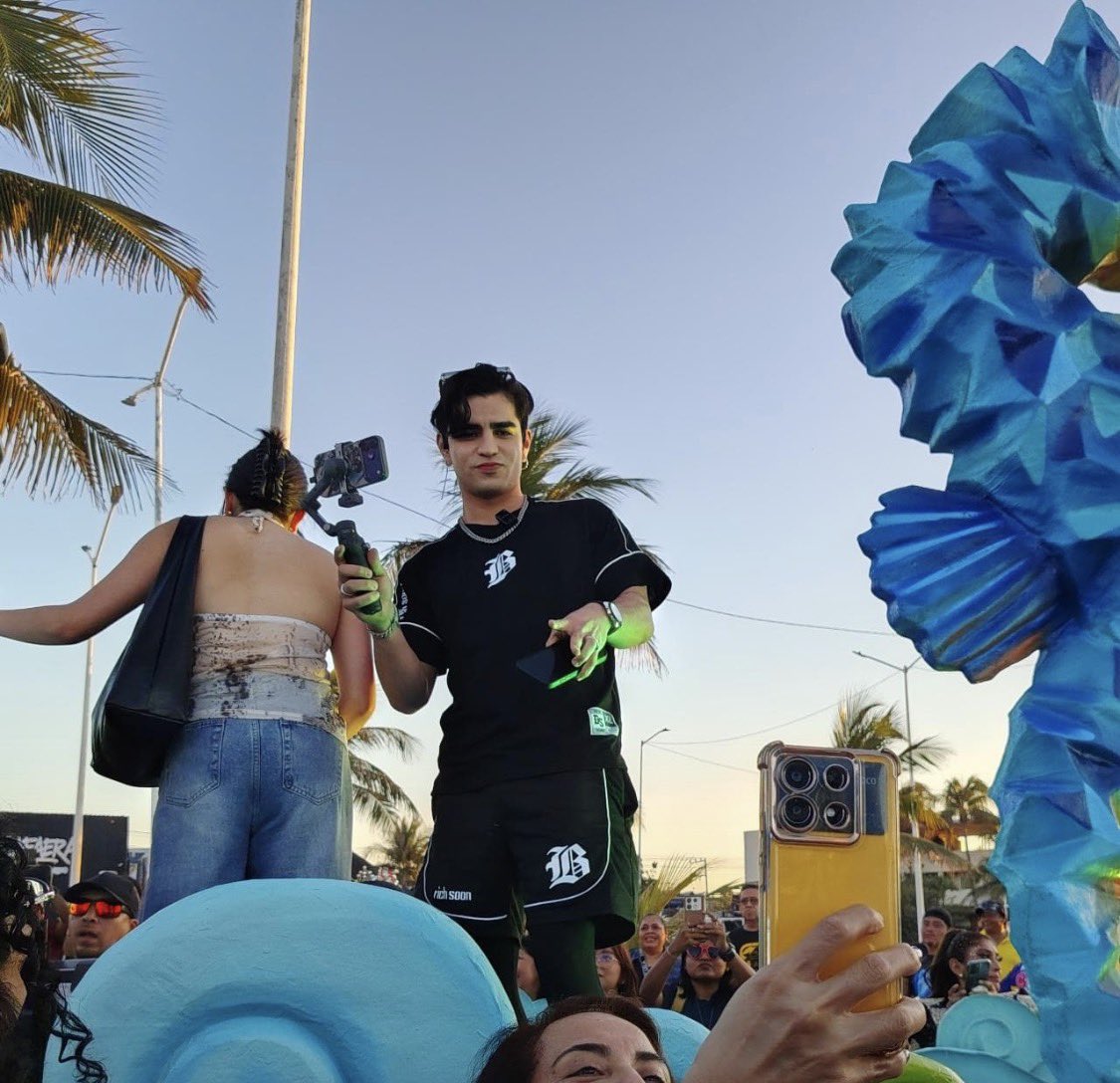 Maxima989FM's tweet photo. #Máxima989 🎙️📻 en cobertura total de este Carnaval Carmen 2026

#CddelCarmen #Abretumente https://t.co/oFvv6U04YK