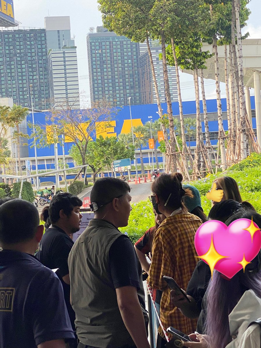 Preawnanaaa's tweet image. แบรนด์เอาคนที่จ้างร้านจองออก เป็นแบรนด์แรกที่ทำ !!!  10 10 10 #SimplusxPPKrit