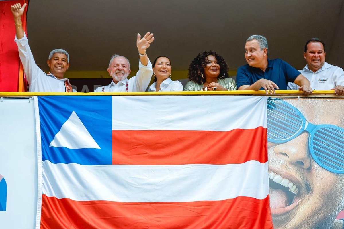 O carnaval começou cheio de energia e alegria. E Salvador mostrou por que o carnaval da Bahia movimenta multidões e encanta todo o Brasil! Obrigado pelo carinho, Salvador!

📸 <a href="/ricardostuckert/">Ricardo Stuckert</a>