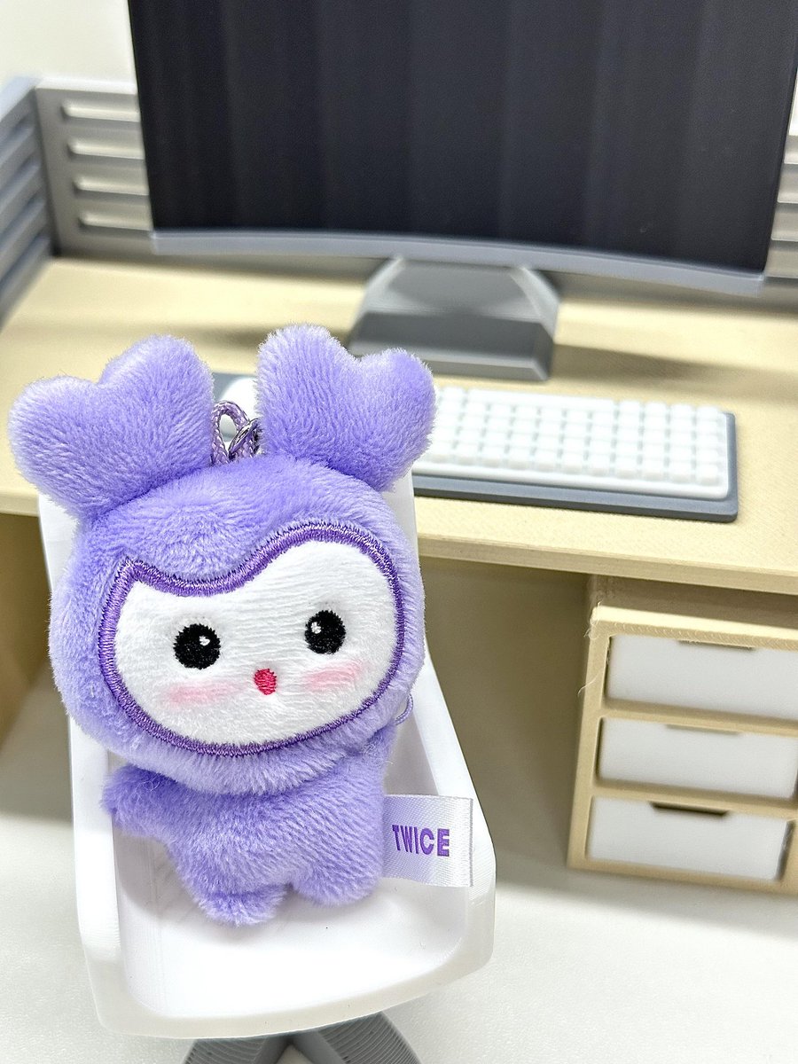 aqiubb_'s tweet photo. Savely is at work💼✨
#savely 

from：五花肉大人
source: https://t.co/Dh8xEQnCHC https://t.co/UeIXjHPgeQ