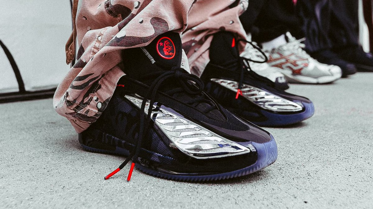 INSANE SNEAKER™ tweet media