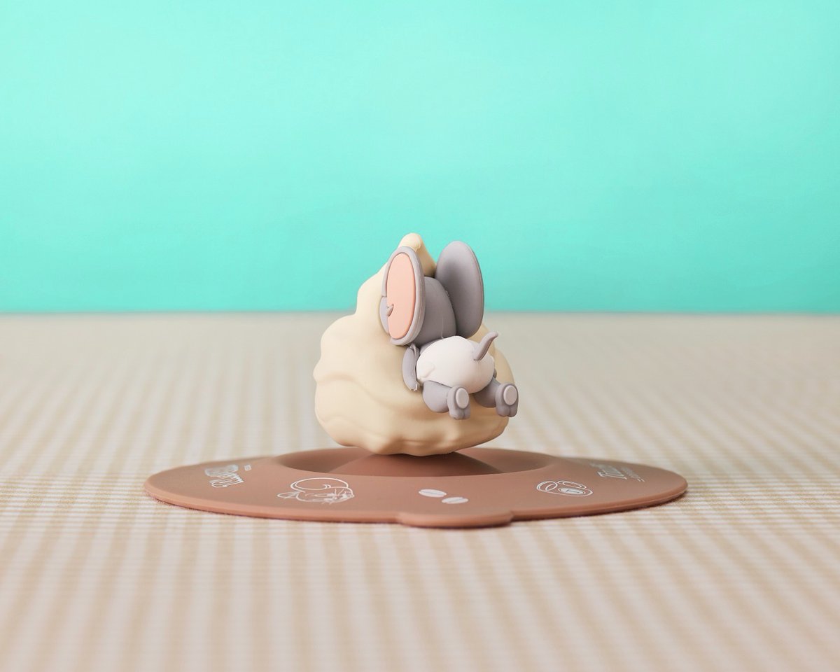 マグキャップに新作登場🐭☕️ タフィーがホイップにダイブ！！した