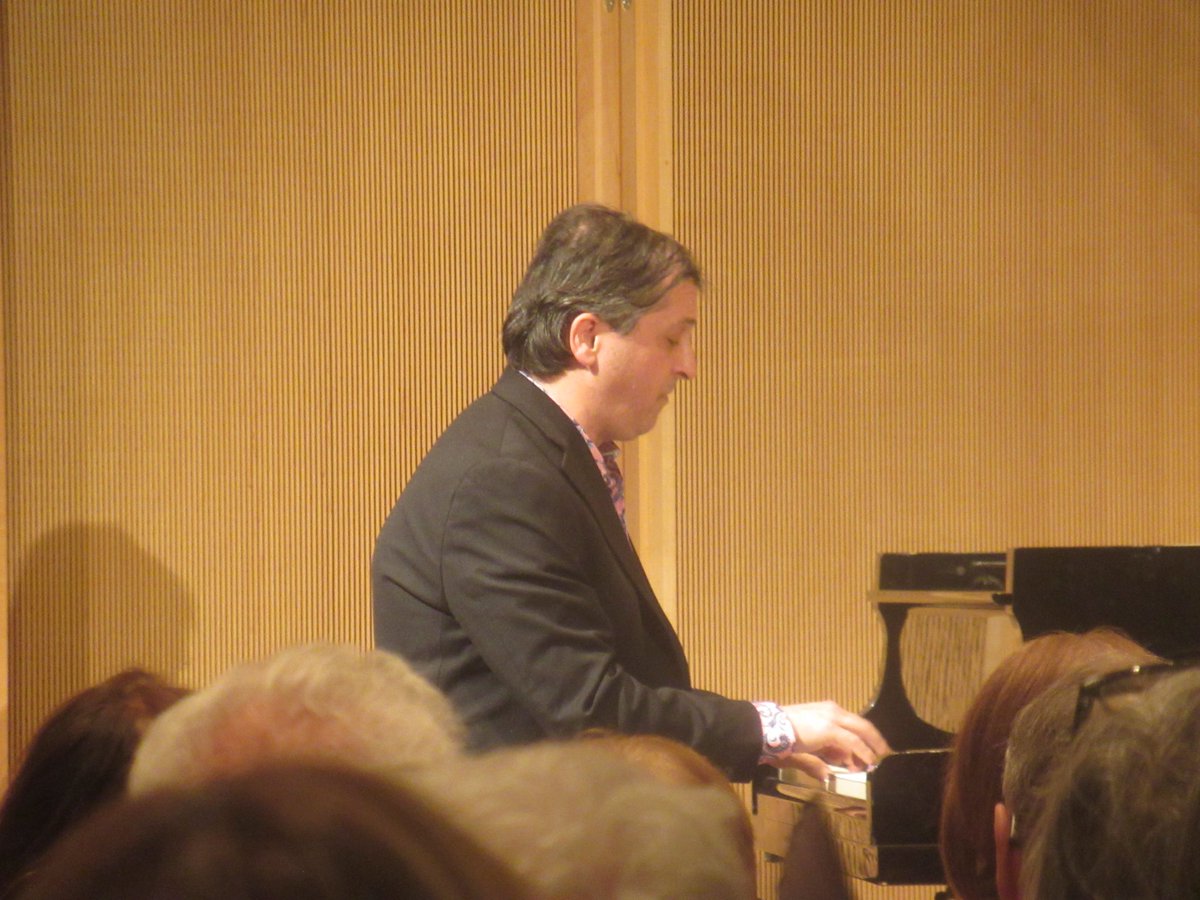 QOTDCT's tweet image. #RecentlyInCT / #RecentConcertsInCT:
#Jazz vocalist and nine-time Grammy nominee @TierneySutton,
with pianist @TamirHendelman,
in @WiltonLibrary's Brubeck Room, 2/14/2026