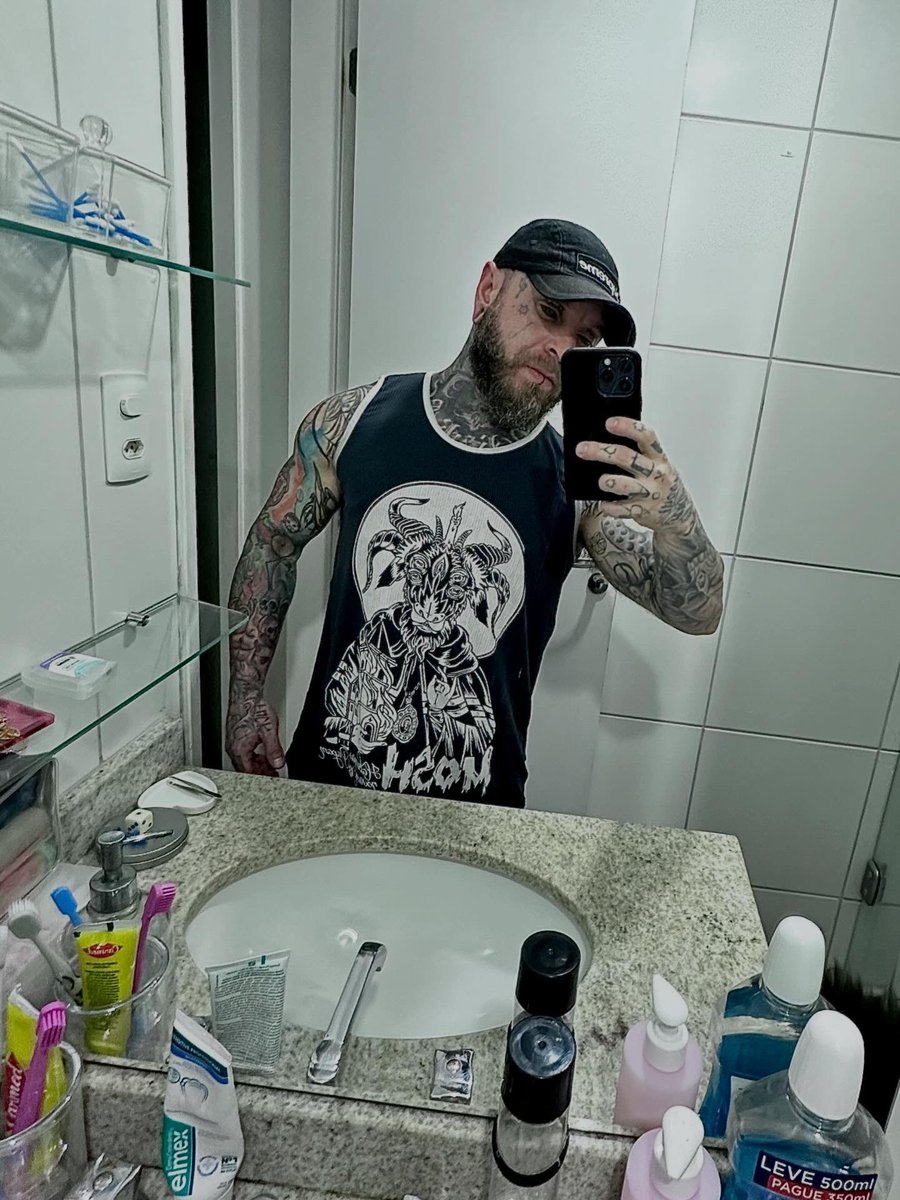 O que vocês estão fazendo aí? Além de estragaram com o planeta?