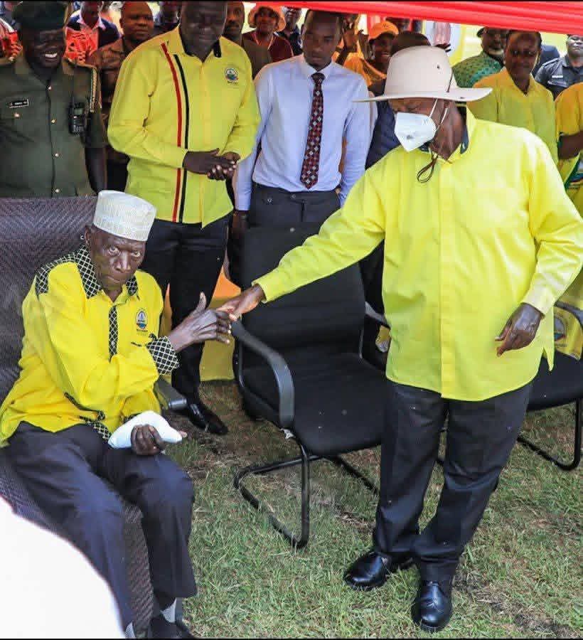 FusionAlerts's tweet photo. @calvinokello4 Party leader ni mjamo and he is not frail. Can't you see his agemate General Moses Ali is still active in politics? 
🤣🤣🤣
https://t.co/xip4UYtChA https://t.co/3L8uP7GkAW