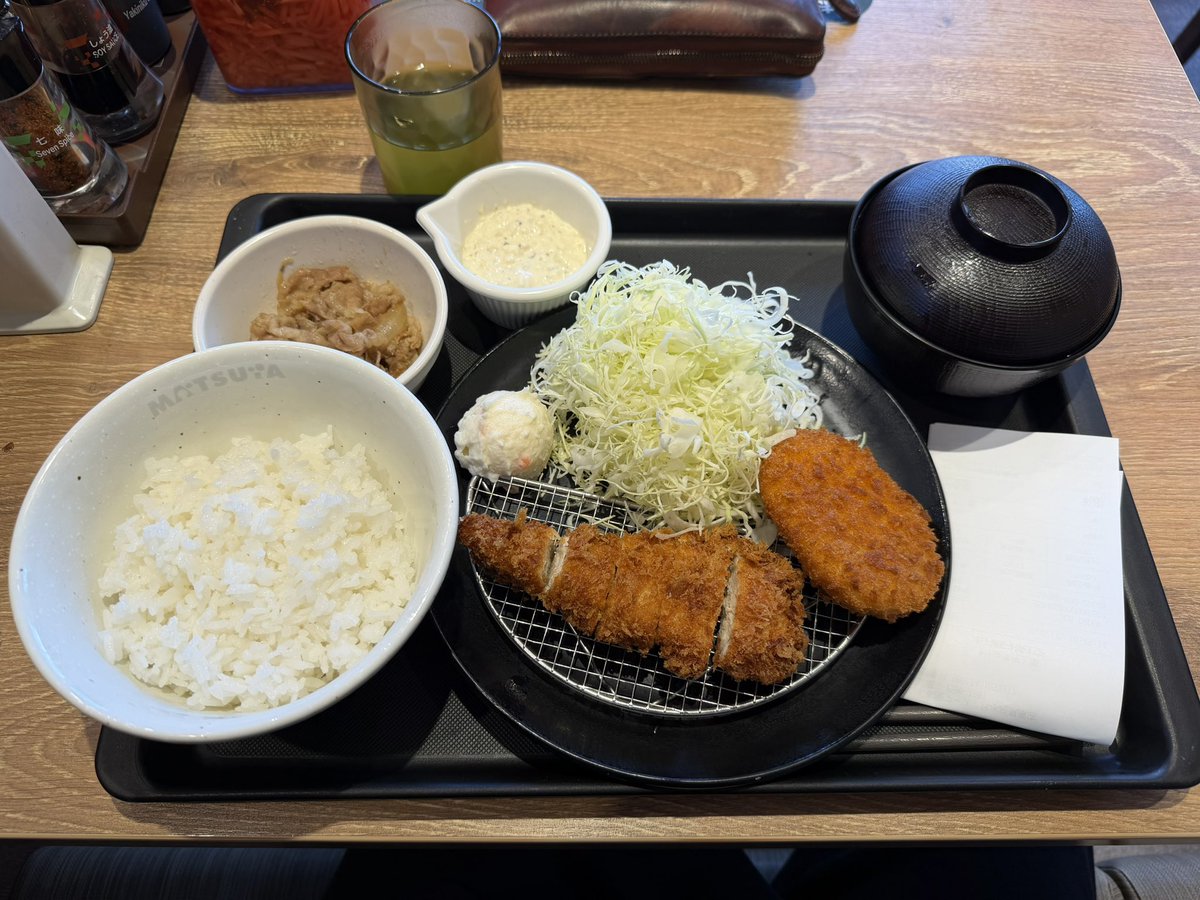 寝坊したので松の屋で朝定！

これで680円は安い、、