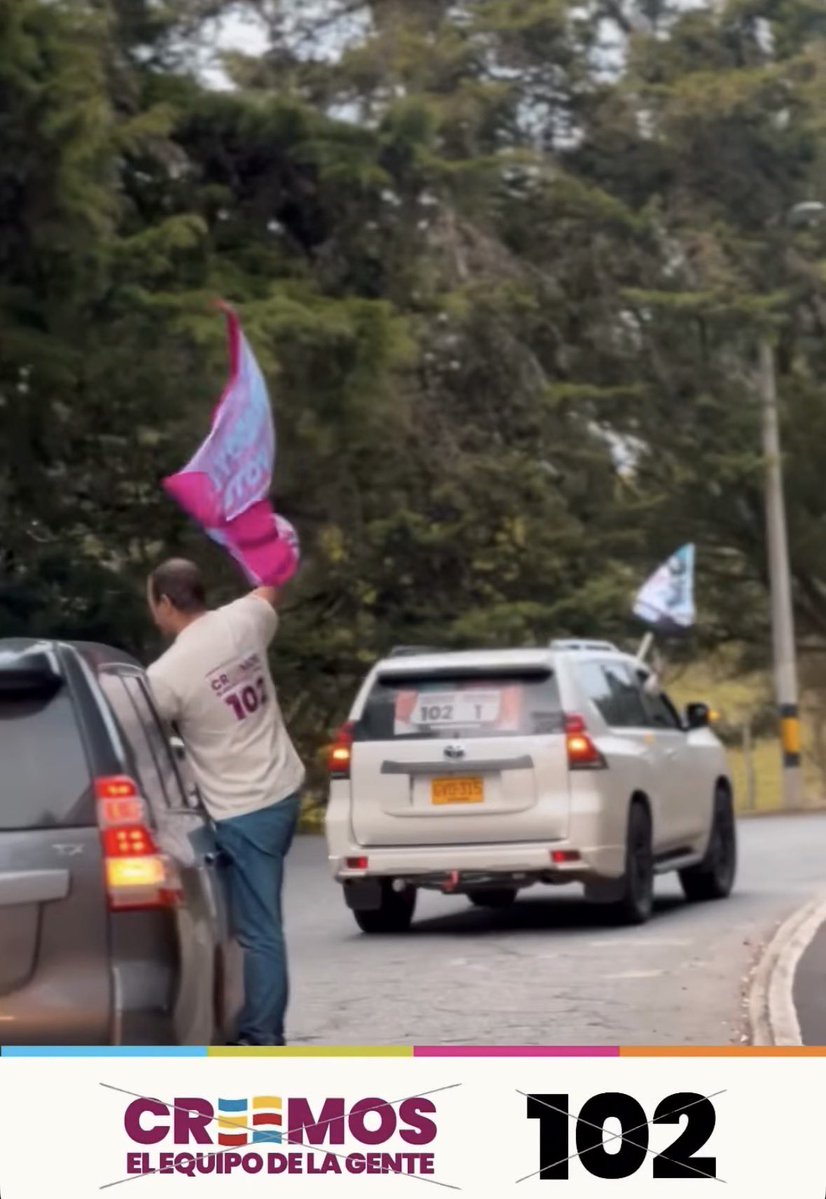 Una consulta para el <a href="/ConcejoMedellin/">Concejo de Medellín</a>: ¿pueden los concejales usar los vehículos que tienen asignados por la entidad para ponerlos al servicio de una campaña al Congreso de la República, cargar equipo de logística, publicidad, sumarlo a caravanas y ponerlo para cargar