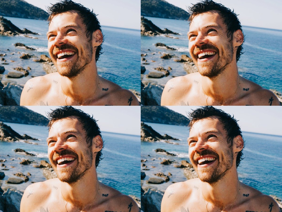 "pq vc tá sorrindo feito boba pro celular?" 

me: