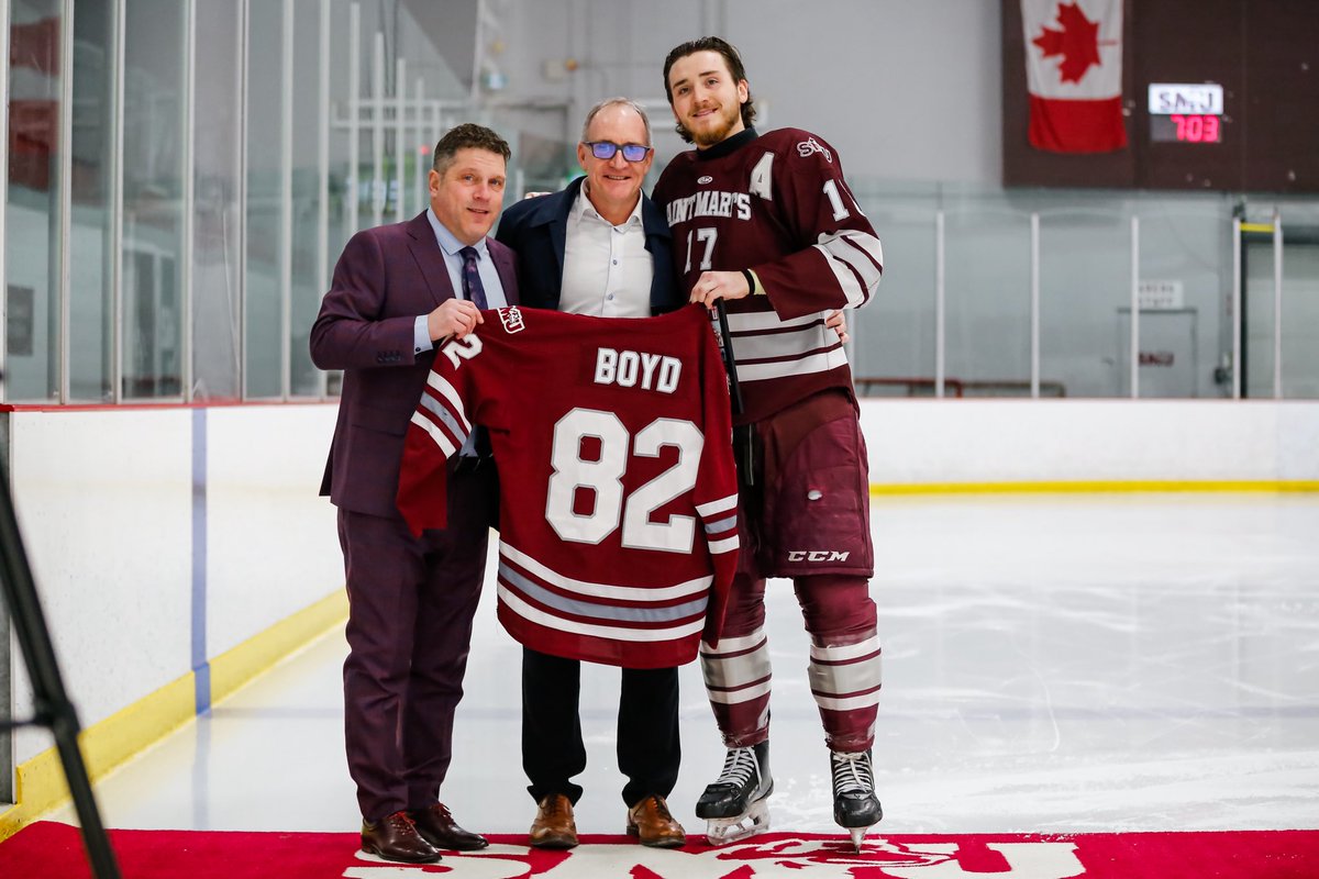HUSKIES 🏒 SENIOR NIGHT

Prior to Saturday’s final game of the regular season, Huskies Men’s Hockey honoured four graduating seniors: 
#12 Derek Gentile
#25 Ben Allison 
#27 Connor Olson
#17 Ben Boyd 

Thank you Derek, Ben, Connor and Ben for your dedication to the Huskies!