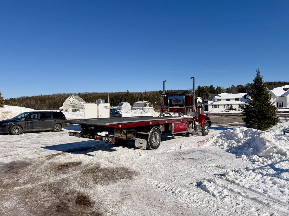 mikeshpeterbilt's tweet photo. #coldstart @PeterbiltMotors https://t.co/QrC6FDKGdA