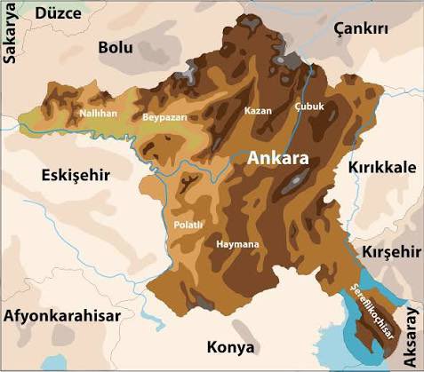 ovgunaercan's tweet photo. Mustafa Kemal Atatürk bir Jeofizik Mühendisi miydi? 
Neden Osmanlı’nın başkenti olan Constantinopolis denen İstanbul’u bırakıp Ankara’yı başkent yapmıştı? Günümüzde 18 milyonluk İstanbul’da deprem bekliyoruz. Bu depremin çıkışı kabaca 250 milyar $ ile 400 milyar $ arasında değişirken sanayi kuruluşları yıkılırken, bir çok can kaybı da olacaktır.

Atatürk başkent olarak Ankaralı’yı seçerken bir çok olumlu bileşeni düşünmüştür. Bunlardan biri de depremsizliktir.
Ankara’nın deprem çekincesi düşüktür, yer yapısı çok sağlamdır.
Ankara büyük depremlere odaklı yapan bir yer değil, doğu ile kuzeyindeki deprem kuşaklarının uzak etki alanındadır. 
Ankara doğrudan büyük bir ana kırık kuşağı üstünde değildir.
Ancak çevresinde Kırıkkale, Tuz Gölü kırığı ile kimi yerel kırık kuşakları bulunur.
Bu kırıklar orta büyüklükte M5–M6,5 arası deprem üretebilir. Bu büyüklükteki depremlerin Ankara’da etkileri yıkıcılık eşik değerine ulaşmaz.

Türkiye’nin en diri kırıklarından biri olan Kuzey Anadolu Kırığı Ankara’nın kuzeyinden geçer.
Büyük bir kırılmada Ankara’da yıkıcı değil,  ancak gevşek yerlerdeki uyumsuz, kötü yapılarda yer yer dokunca  oluşabilir.

Ankara yerleşimine yakın, Eldivan-Elmadağ ile Abdüsselam Avkulanma Kaması, Beypazarı Kör Bindirme Kuşağı olarak tanımlanan üç diri kırık bulunur. Bunların Kuzey Anadolu Kırığı, Eskişehir Kırığı ile Kırıkkale-Erbaa kırıklarına da çok yakın bir konumdan geçtiği bilinir.

Deprem etkisini belirleyen %65 oranında yerin, %35 yapının niteliğidir. 
Sulak, gevşek, dolgu yerler ile dere yatakları çok sarsılır. Kayalık yerler depremi duymaz . 
Özetle, 
Ankara; düşük–orta deprem çekinceli güvenli bir başkenttir. 
Büyük yıkıcı deprem olasılığı düşük. Orta büyüklükte deprem olasılığı vardır, ancak yıkım eşiğine varmaz.

Bir Frik tümülüsü üzerine yapılmış olan Anıtkabir‘de gönençle uyu ulu Türk Atatürk.
Bilgeliğinle en güvenli yer olan ülkenin ortasındaki düşük deprem çekinceli Ankara’yı başkenti yaptığın için alkışlıyoruz.

Atatürk bir jeofizik mühendisi midir? Evet o bir Jeofizikcidir, o bir hiç yenilmemiş bir komutandır, o bir arkeologdur, o bir sanatçıdır, o bir Türk dil bilimcidir, o bir sanayicidir, o bir ekonomistdir, o bir tarımcıdır, o bir koca Türk’tür kültürü yeşerten, o sevgidir, o saygıdır, o saygın bir kişiliktir ne boş söz, ne yalan, ne halkına öfke biriktiren. O soyludur tüm ulusa örnek olan. 
O bir yıkılmaz devrimcidir. Halen yattığı yerden Türkiye’ye, Türklüğe yol gösteren ve koruyan. Sen çok yaşa Atatürk’ümüz.
Atatürk demek Cumhuriyet demektir, Türkiye cumhuriyeti demek Atatürk demektir. Ne mutlu Türküm diyene.