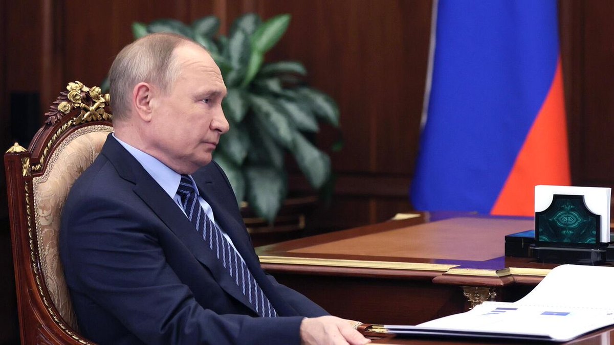 Ysf34A's tweet photo. Son Dakika |

Rusya Devlet Başkanı Vladimir Putin, çocuğun cinsel dokunulmazlığına karşı suç işleyenlerin müebbet hapis cezasına çarptırılmasını içeren yasayı onaylamıştı.

Rusya, Son yaşanan gelişmelerden sonra çocuk tecavüzlerini idam cezasıyla cezalandırma üzerinde çalışıyor. https://t.co/POyUMdNI99