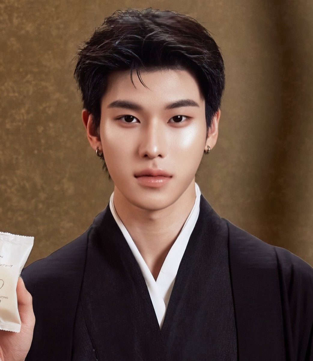 ไอ้เหี้ยหน้าอะ ระดับเทพองค์ที่99 เกินไปปะอีสัส ไม่มีอยู่จริง เอไอเจนเนอเรต พิมพ์เขียวที่ทุกค่ายอยากมี จะกี่ปีกี่ชาติก็ไม่สามารถโดนด่าเรื่องหน้าได้เลยจริง ๆ มีประดับชาติไว้ชูโรงก็ยังได้ ไตแลนโชคดีชิบหายที่มีออฟโรดอะ เพชรเม็ดงามคัลลิแนนมาก สวยหล่อแบบ commercial ขายได้หัวจรดตีน สะใจ