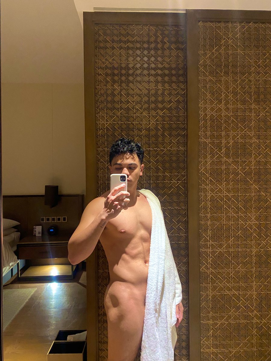 olvrjohn's tweet photo. is it still valentine’s day? #AlterCebu https://t.co/zC9MIx0eGh