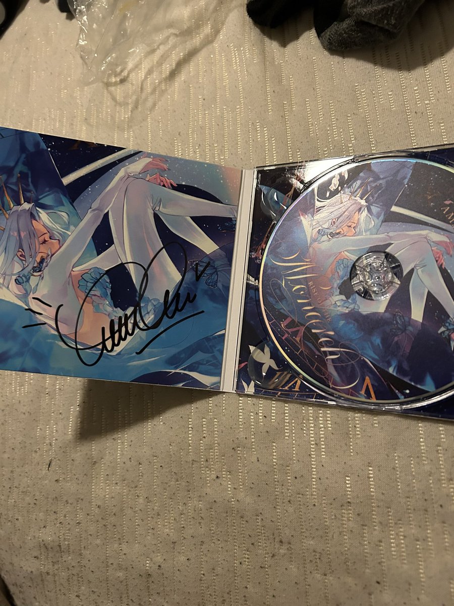 Yaaay now I’m just waiting for my Ama Lee creator cup, Fan and lanyard from gamersupps 🔥💯 <a href="/LeeandLie/">AmaLee 🦋👑 M̶̱̍ö̷̧́n̶̝͋a̷͔̓r̷̝̓c̶̼̈́h̸͕̀</a>