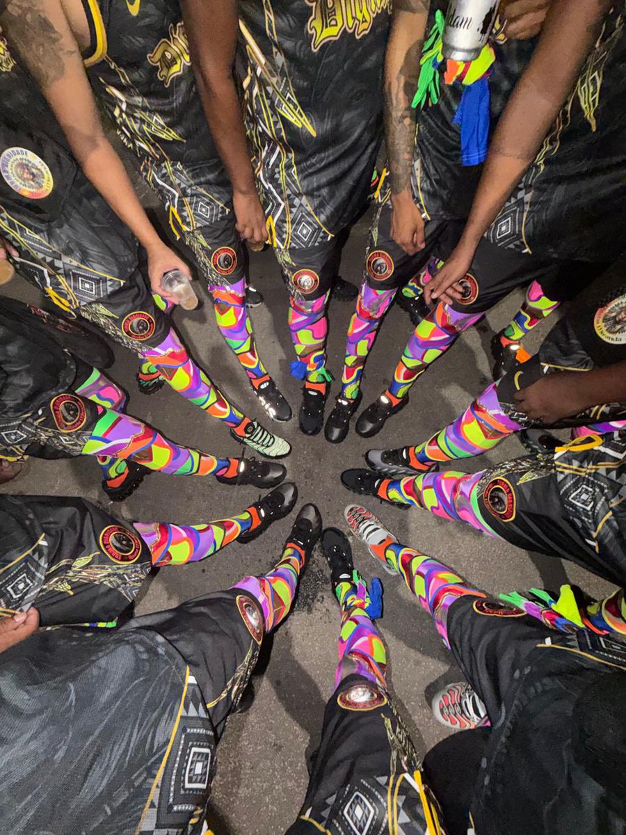 DIFERENTE DOS IGUAIS 🫡💋