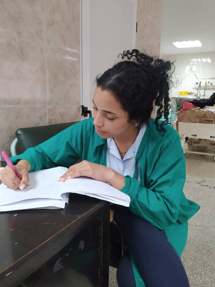 CalixtoOrozco's tweet photo. Nuestros estudiantes de Enfermería creciendo dia a dia junto a sus profesores,  entregándose  al necesitado,  derrochando amor en un día tan significativo, hoy 14 de febrero de 2026. https://t.co/wtcew29HAf
