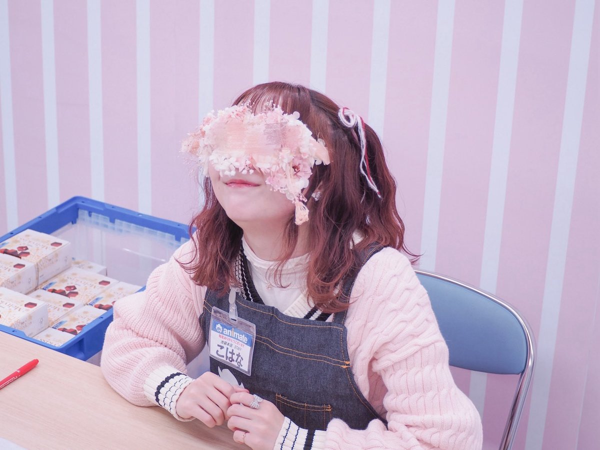 Lam_dayo's tweet photo. Valentine’s Day🍫 https://t.co/syBpiF1w9P