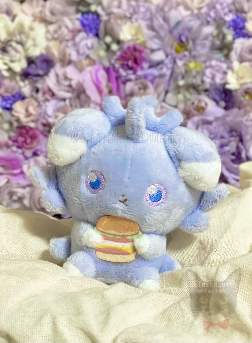 そういえば載せるの忘れてたけど、ポケピースの一番くじ3回引いて