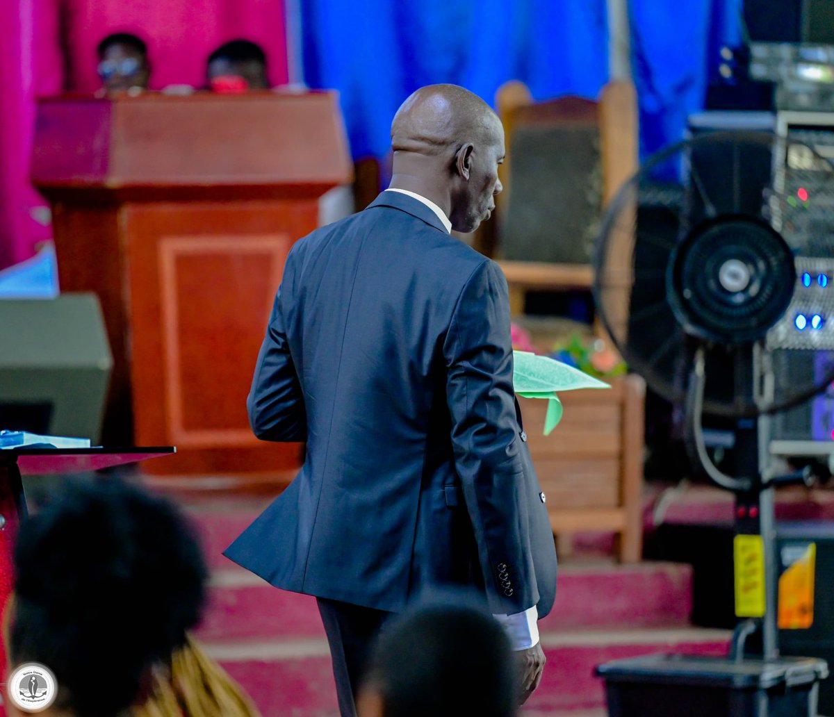 Ce matin, prie :
Je Te célèbre, Dieu du jamais vu
Je Te loue, Dieu du jamais entendu.
J'en suis sûr : Tu vas me donner 
Ce que je n'ai jamais imaginé. 
J'en ai la preuve: ce sont les visionnaires
Qui, par leur sueur, deviennent millionnaires