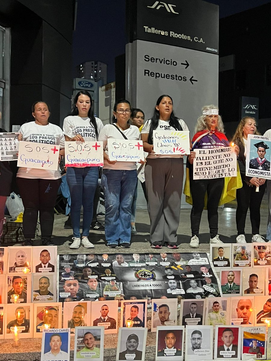 VIGILIA | Hoy, 14 de febrero, se cumplen 37 días desde que las afueras de El Helicoide se convirtieron en el hogar de decenas de familias en vigilia. 

A pesar del cansancio físico y el desgaste emocional, la esperanza del reencuentro sigue intacta frente a los muros del centro