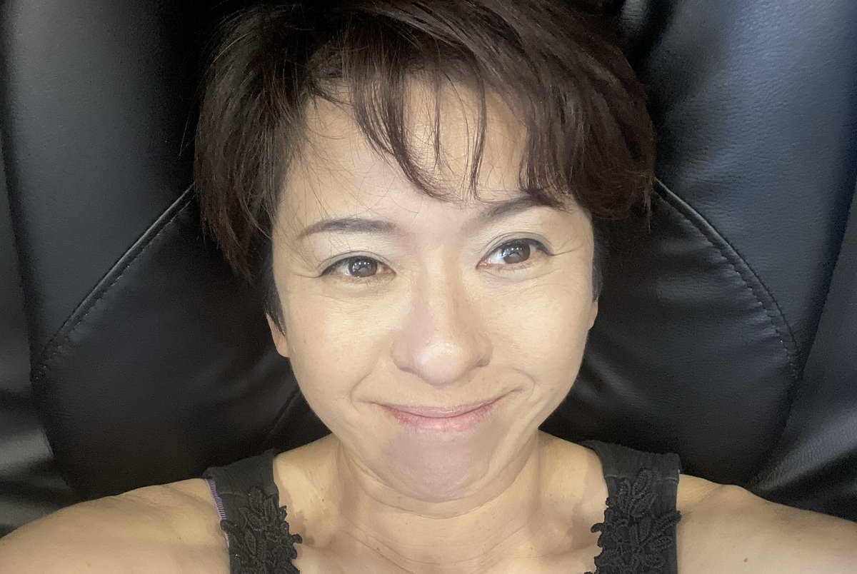 genki_advice's tweet photo. 随分とご無沙汰していました。
引越しが済み筋トレを再開。
毎週日曜、筋トレを70分　行っています。最後にはご褒美のマッサージ機。至福の幸せ

お陰様で元気に過ごせています。
人生、何をするにも身体がとにかく資本なので心と共に磨いていきたいです。

季節の変わり目、
皆様もご自愛ください。 https://t.co/X6zTjunYs5