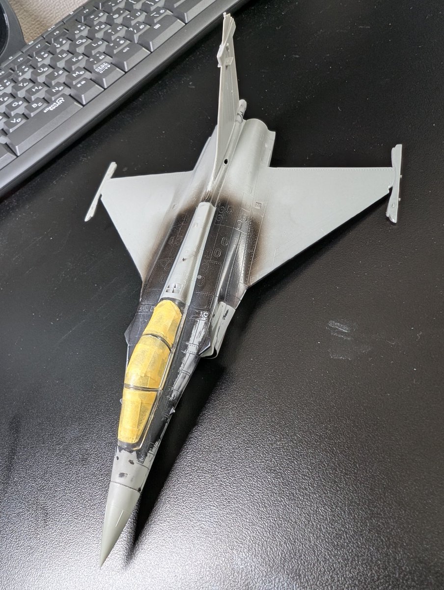 【ラファール制作記】
インテークの合わせが悪く、合わせ目消しがムズい