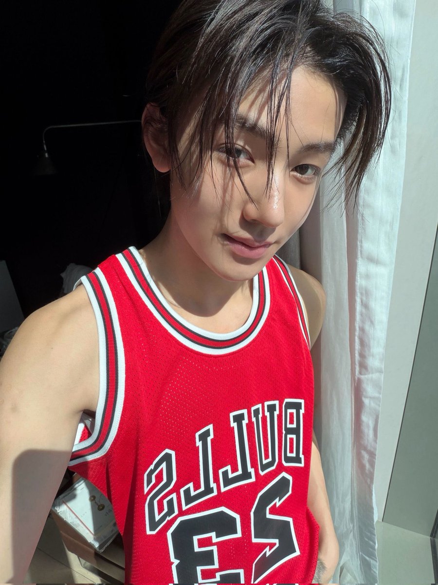 adekseonghyeonn's tweet image. cintaku kepadamu bagaikan kisah prabowo dengan sawit. menyebar luas dimana-mana, hingga ke pelosok negeri. dimana ada lahan kosong, itu pasti ada sawit. oh, sayangku sawit yang kucinta.