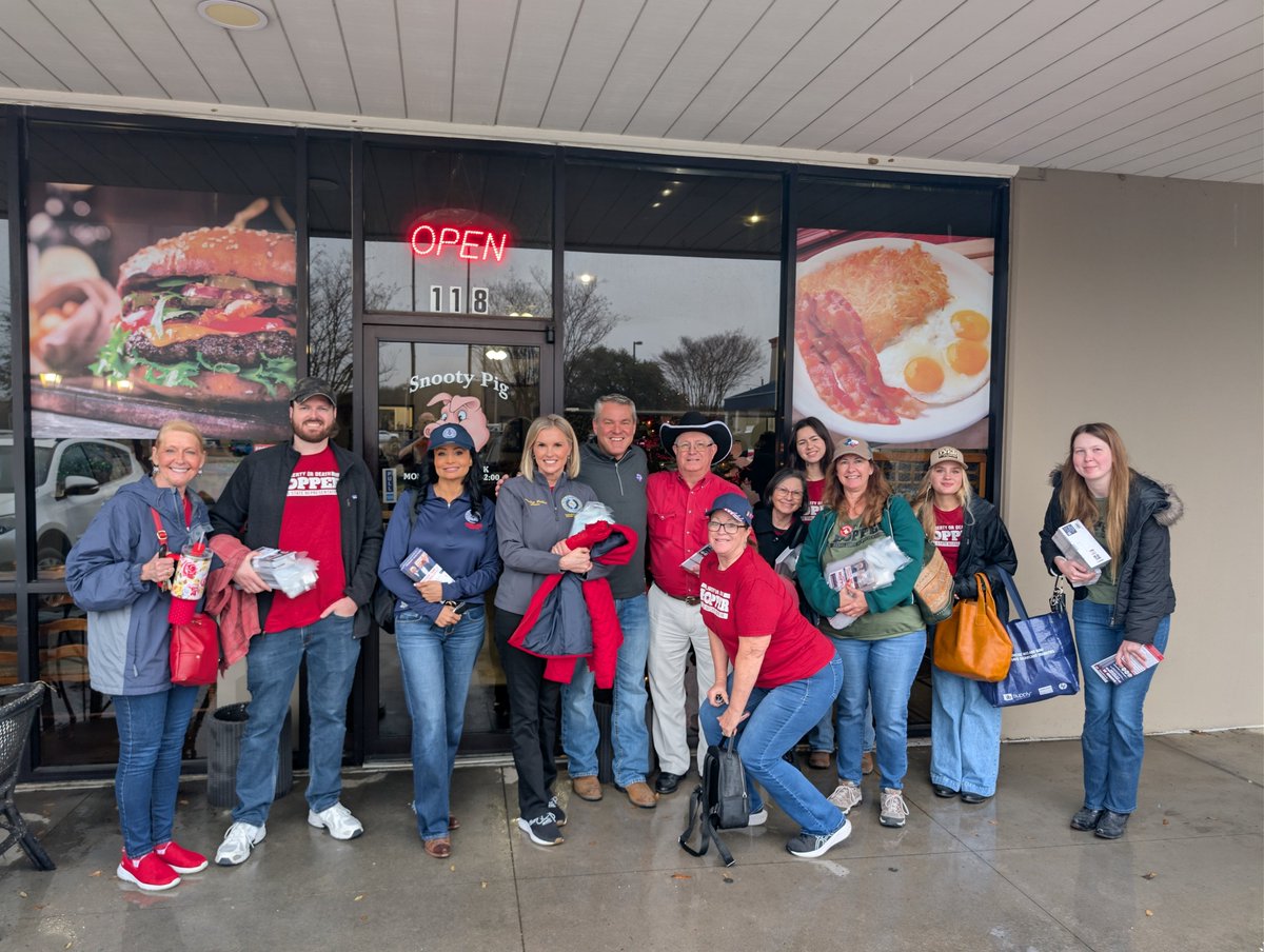 AndyHopperTX's tweet photo. Such a great and productive day door-knocking! Thank you to so many patriots who braved the heavy rain to meet Republican voters. Special thanks to my friends @ShelleyLuther , @KatrinaPierson and @wesvirdelltx for coming to #HD64!