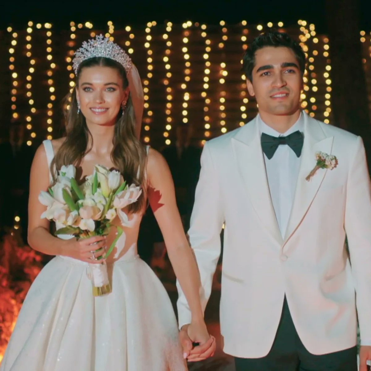 kymelduzz's tweet photo. For all Turkish series fans 📢who was your favorite leading couple?
✅️Drop your favorite in the comments!👇
1️⃣ #YalıÇapkını❤️🔥🏰
2️⃣ #Esaret⛓️🌹
3️⃣ #SeyahBeyazAşk🖤🤍
4️⃣ #ErkenciKuş🌅🐦
1️⃣ #SeyFer🔥
2️⃣ #OrHir❣️
3️⃣ #FerAs🌪
4️⃣ #CanEm💛 https://t.co/5T00aO17b2
