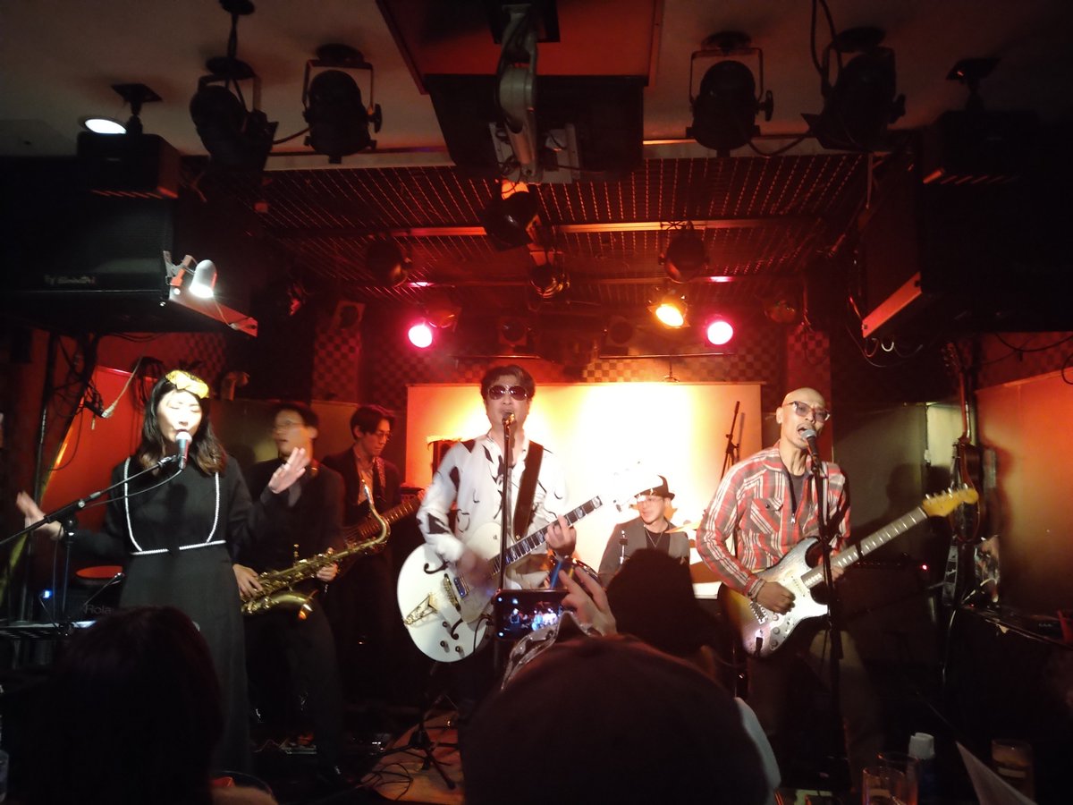 Pastel Echo出演ライブ、赤坂カンティーナ2/14なごみアンテナ主催「Music Waves Vol.3」

Pastel Echoは3番目に80年代洋楽中心にカッコ良くノリノリで演奏し、トリは主催なごみアンテナが楽しく盛り上げました。

6バンド出演盛りだくさんの赤坂ライブを満喫。