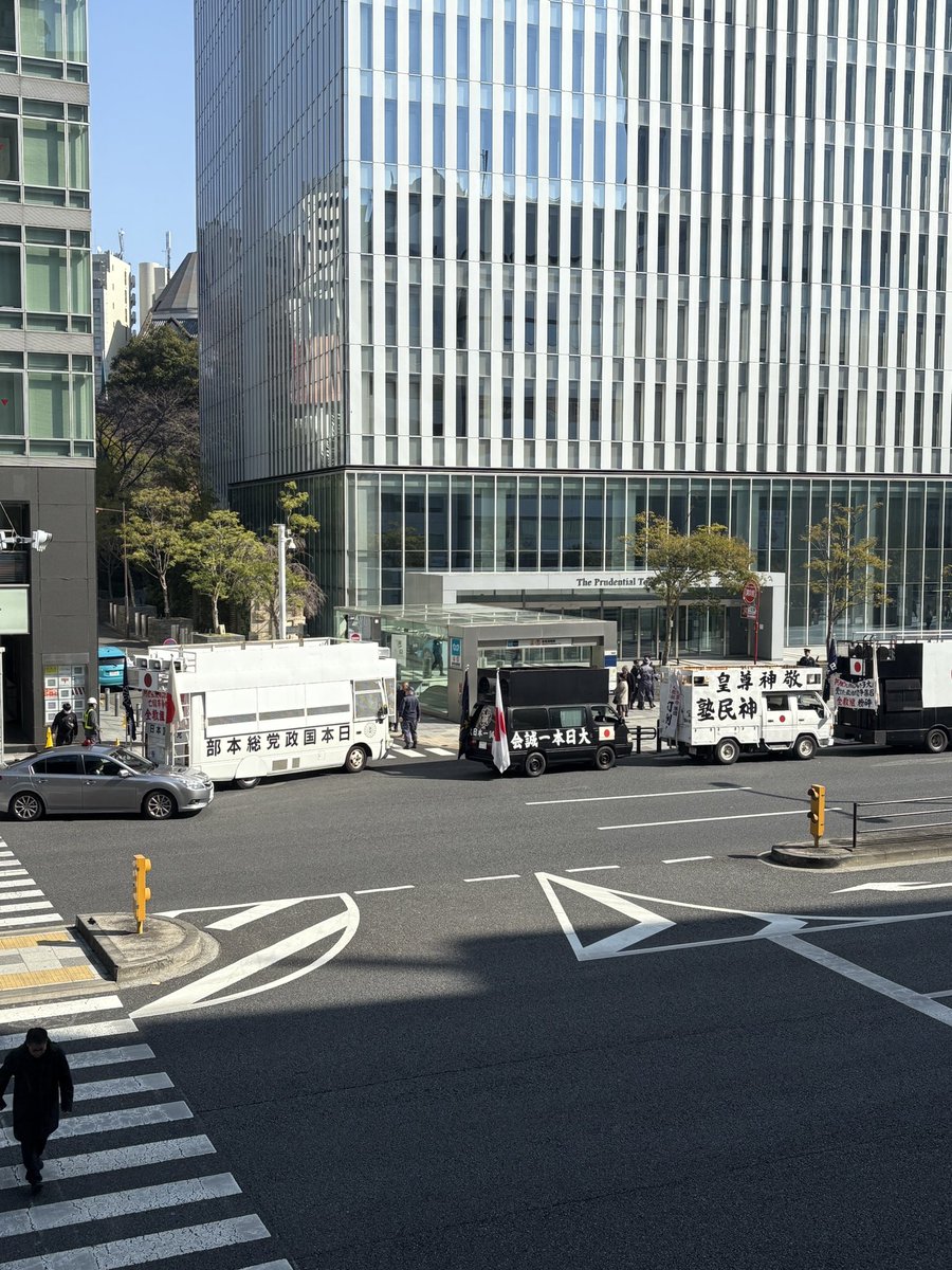 sfc_wataru's tweet photo. いっぱい警察が走ってた。 https://t.co/q8MxgWI3dT