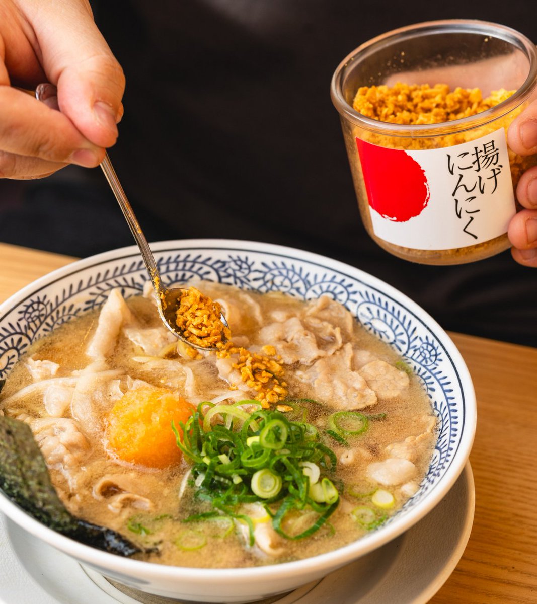 marugen_ramen_'s tweet photo. ＼💡質問タイム🕒／
どっちでインパクトつけるのが好き❓👊

野沢菜醬→リポスト🔁
揚げにんにく→いいね❤️ https://t.co/oZOk6ptKvl
