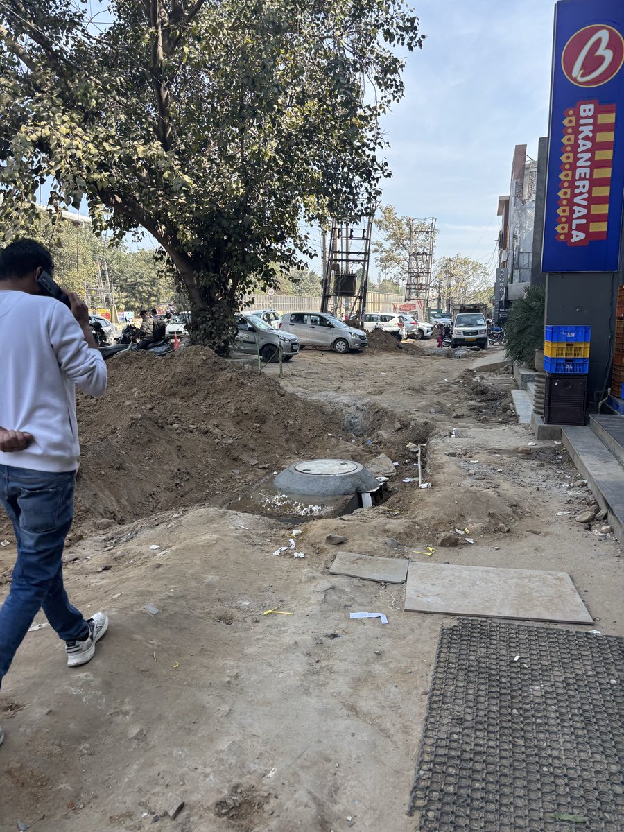 Fitcomb's tweet photo. @MunCorpGurugram I guess these pictures speak louder than words at MG Road Opp Sec 14 Gurgaon. And they are like this for months, why? https://t.co/YKvOM0YvXw