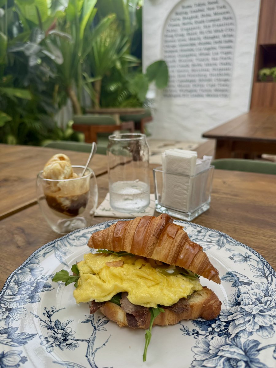 Floss ♛ tweet media