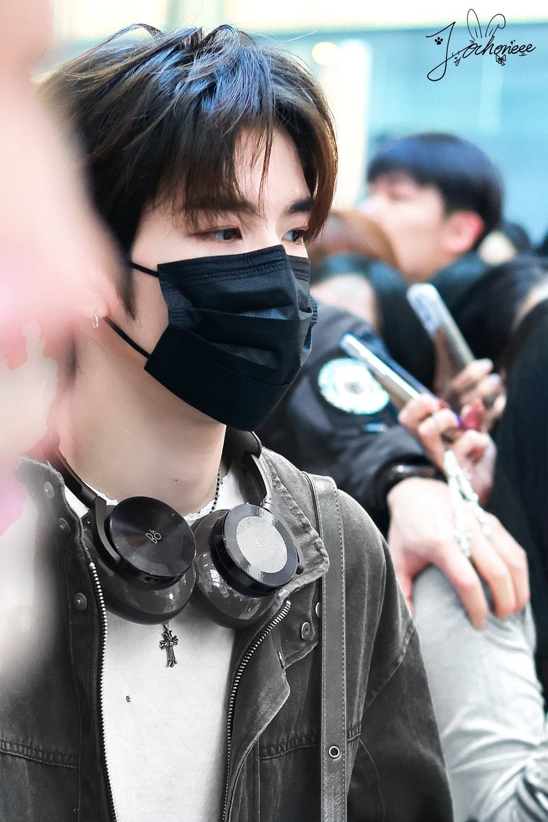 J.ochoneee tweet media