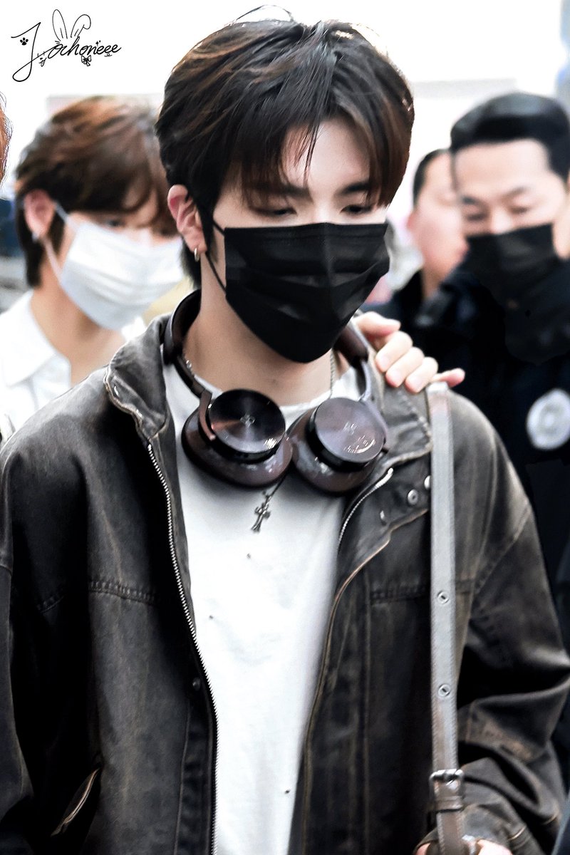 J.ochoneee tweet media