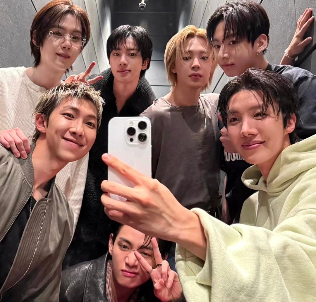 Drop a purple heart for BTS family!