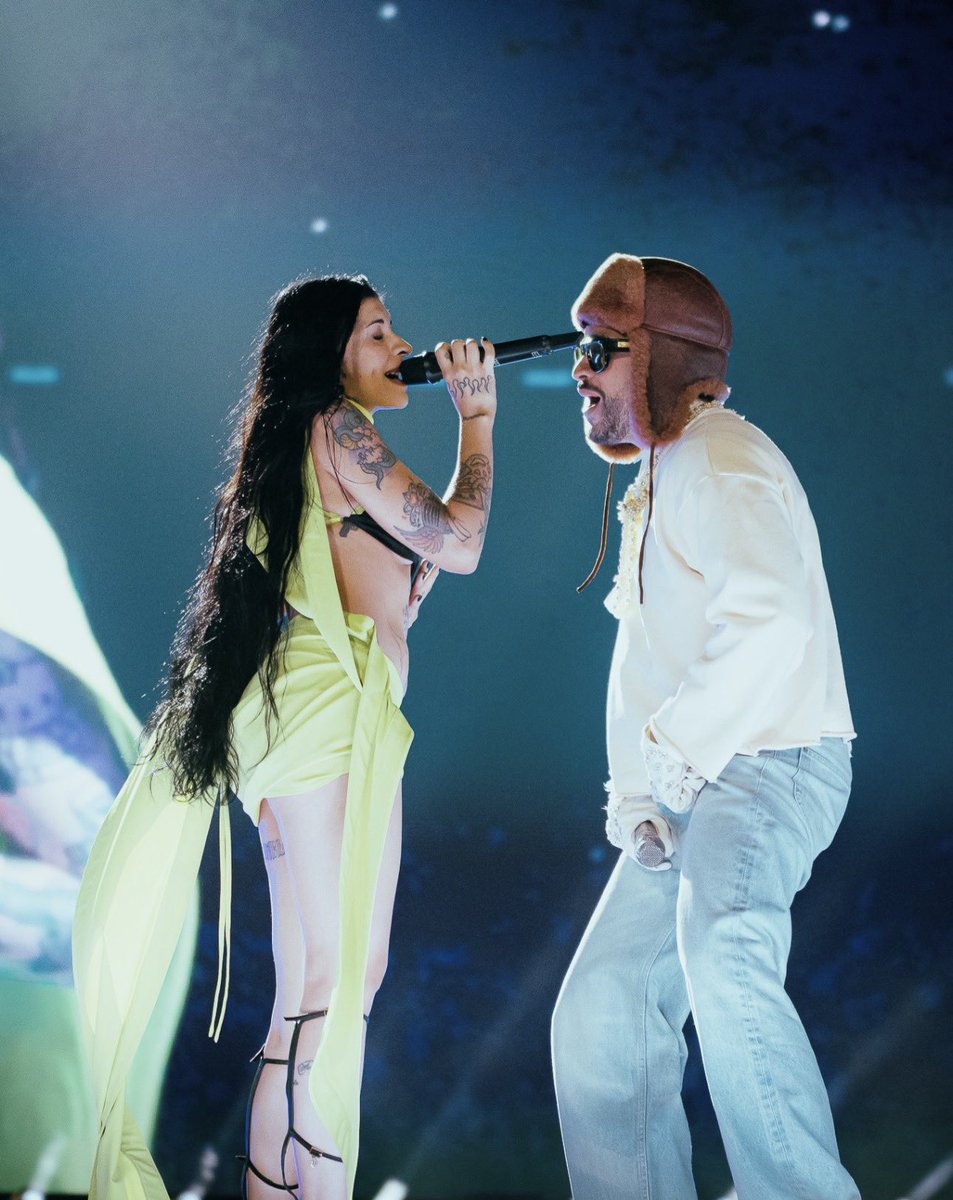 Indie5051's tweet image. bad bunny y cazzu 

2018 vs 2026