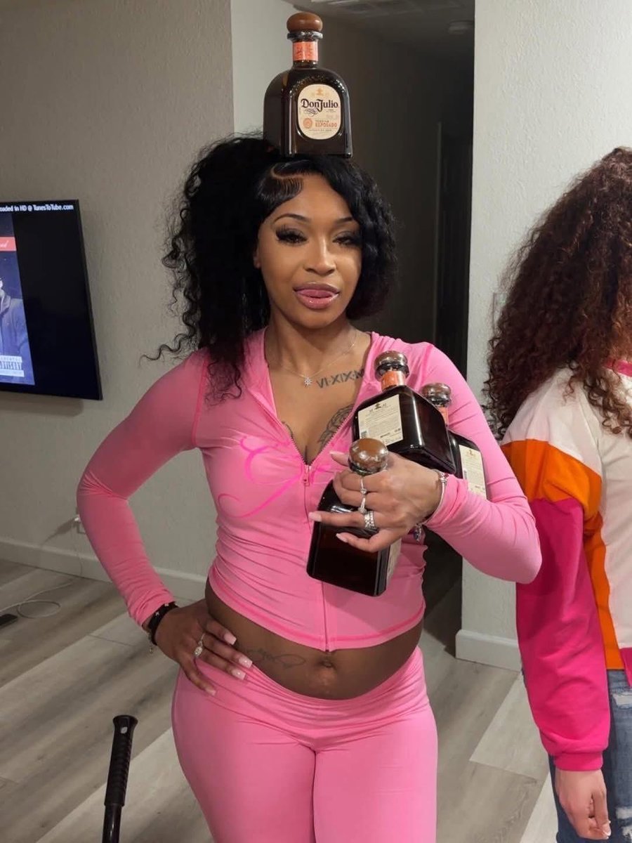 Nobody : 
me on the weekends: 😂😂🫶🏽😩